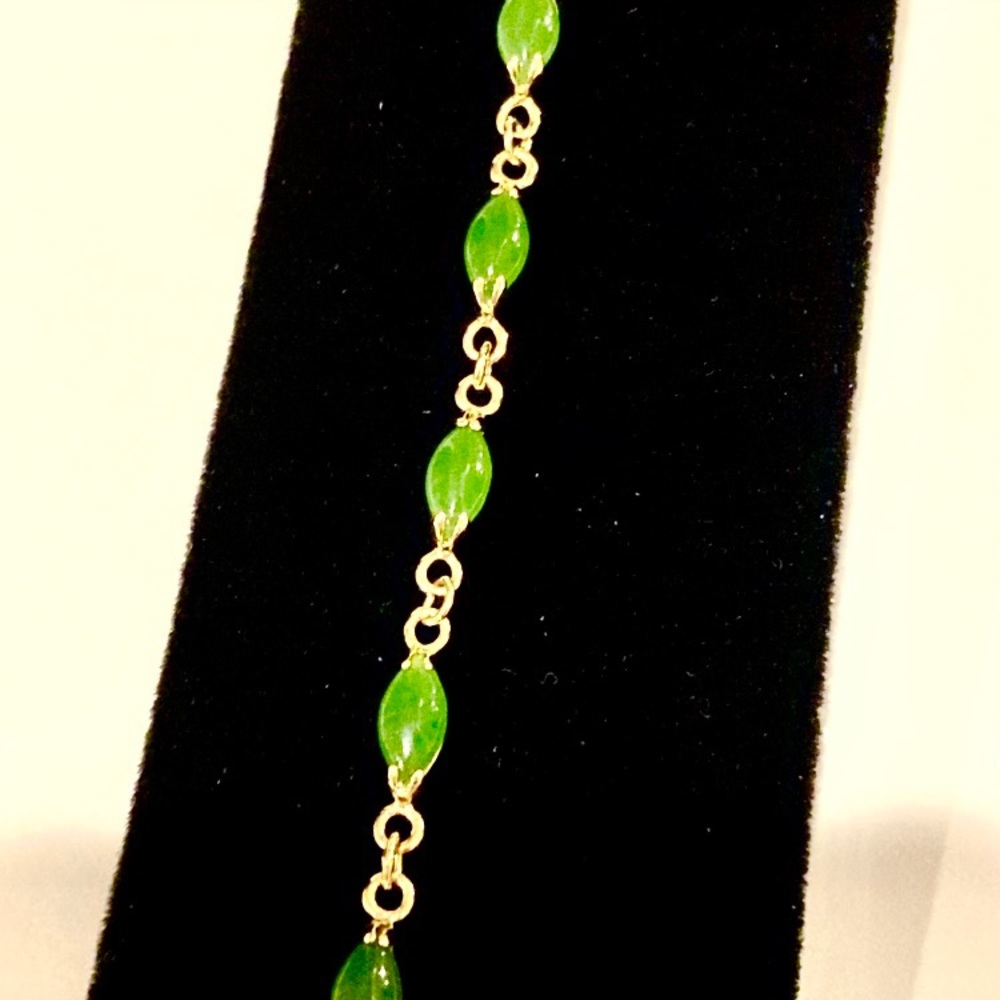 Bracelet. Beautiful with Green Stones. Excellent Condition
